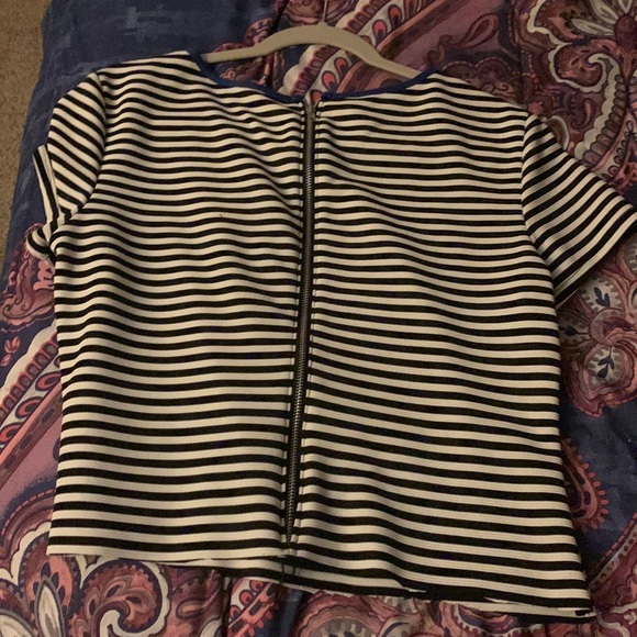 Black and white zip up top - Picture 2 of 2